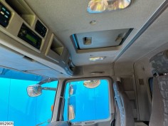 Mercedes Actros 1832