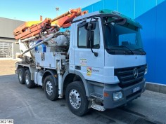 Mercedes Actros 3241