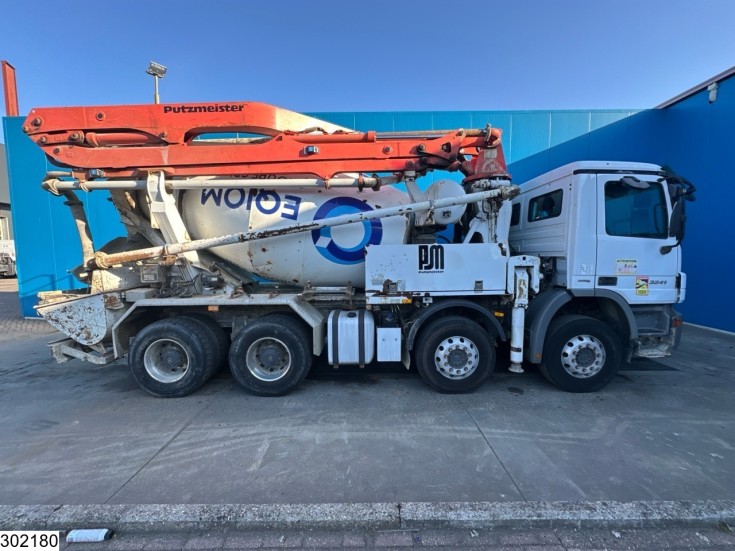 Mercedes Actros 3241