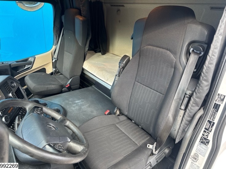 Mercedes Actros 1843