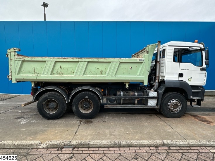 MAN TGA 33 350
