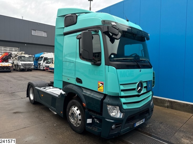 Mercedes Actros 1848