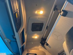 Mercedes Actros 1845