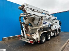 Mercedes Actros 3241