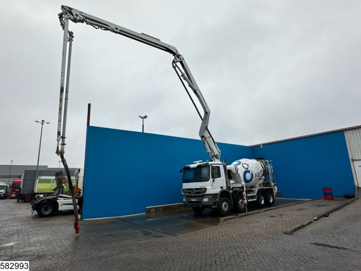 Mercedes Actros 3241