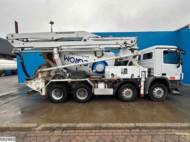 Mercedes Actros 3241