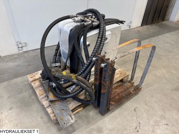 Afhymat Pump, tank and hydraulic hoses