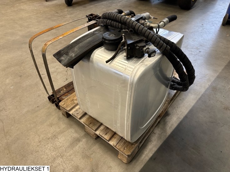 Afhymat Pump, tank and hydraulic hoses