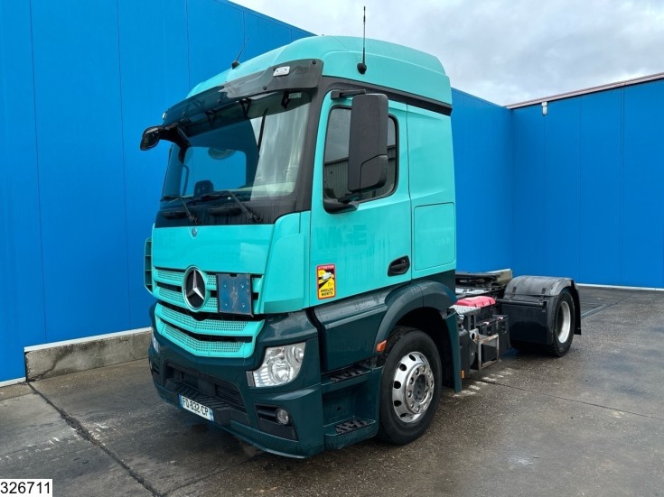 Mercedes Actros 1848
