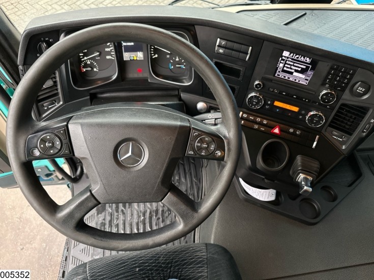 Mercedes Actros 1848