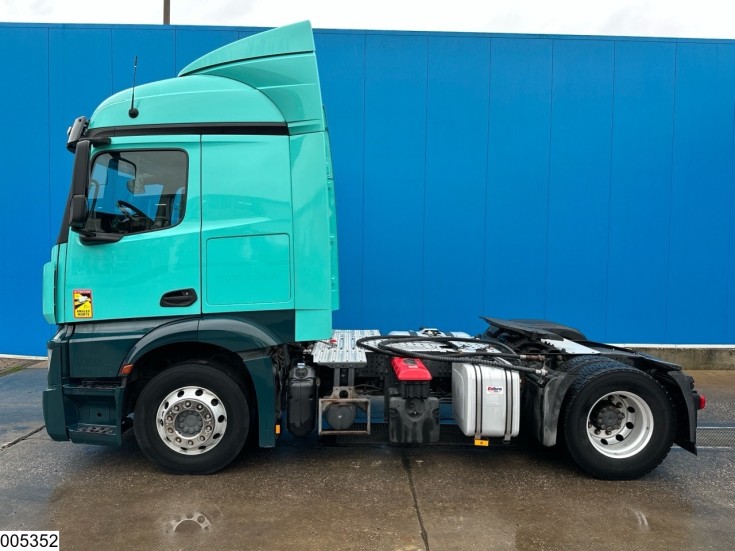 Mercedes Actros 1848