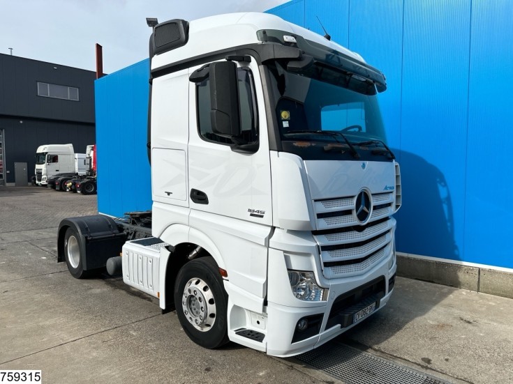 Mercedes Actros 1845
