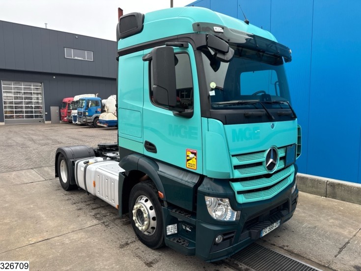 Mercedes Actros 1848