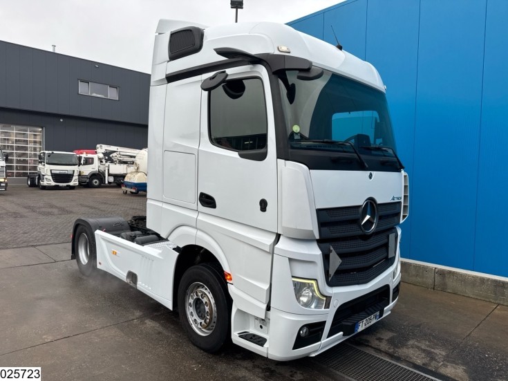 Mercedes Actros 1845