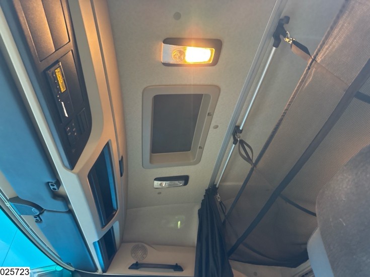 Mercedes Actros 1845