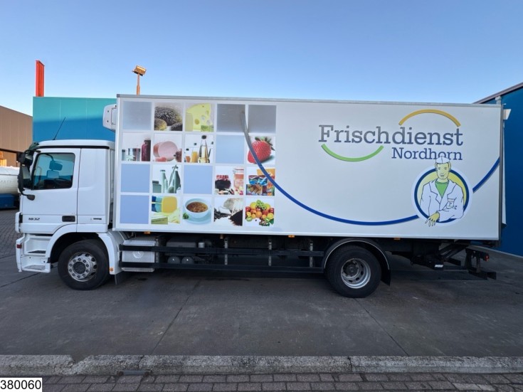 Mercedes Actros 1832