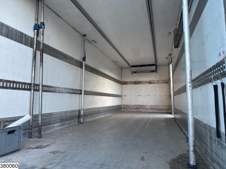 Mercedes Actros 1832