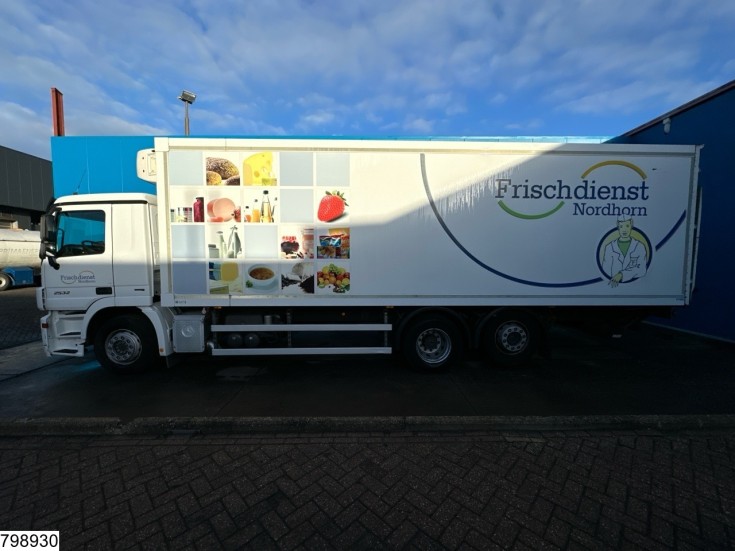 Mercedes Actros 2532