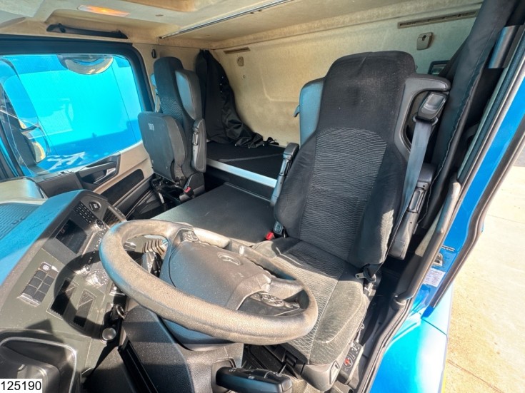 Mercedes Actros 2043