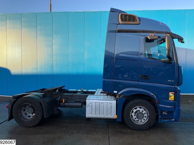 Mercedes Actros 1845