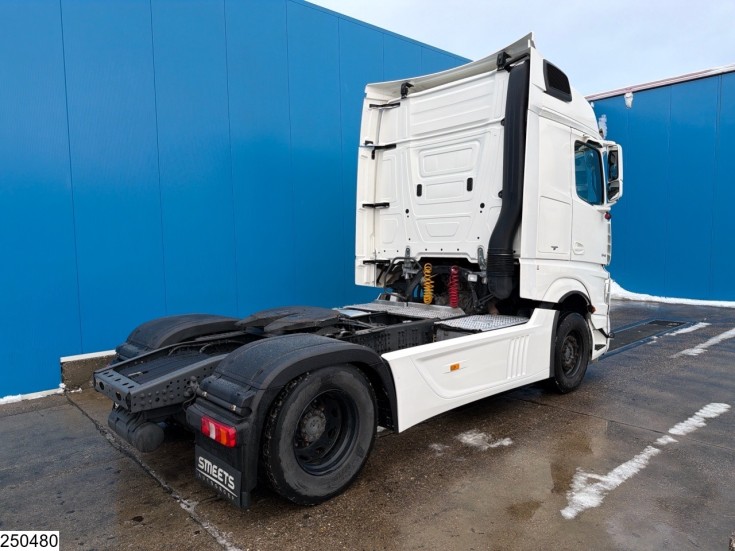 Mercedes Actros 1845