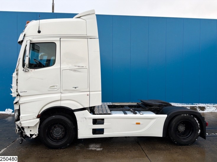 Mercedes Actros 1845