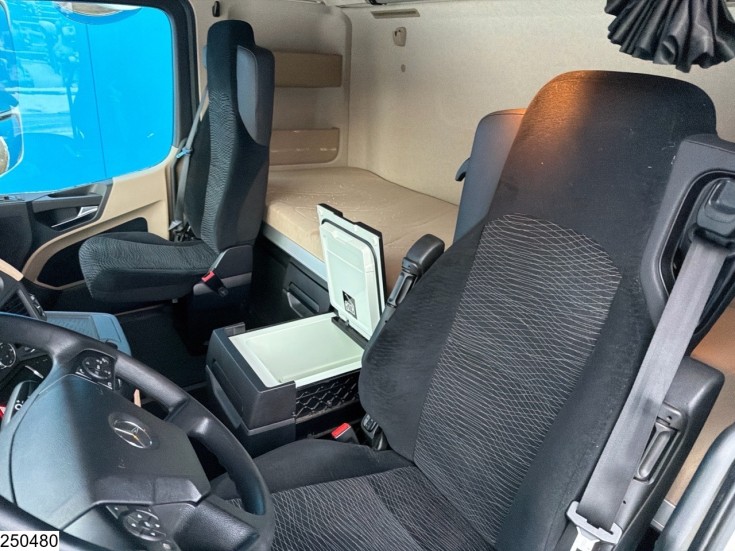 Mercedes Actros 1845