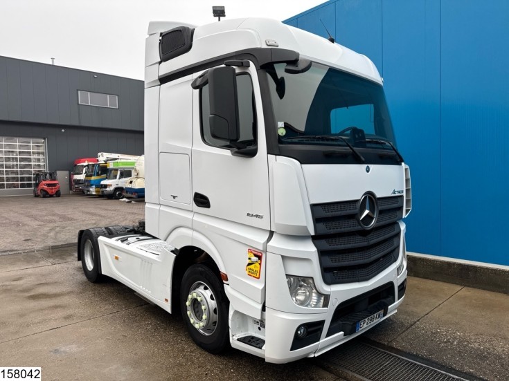 Mercedes Actros 1845