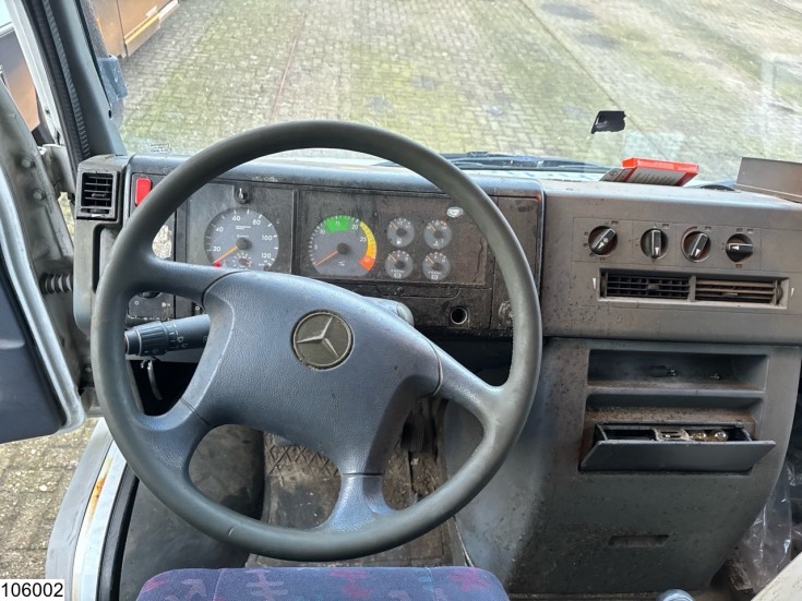 Mercedes Vario 814D
