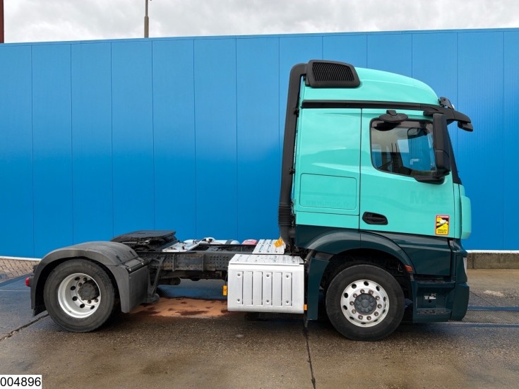 Mercedes Actros 1848