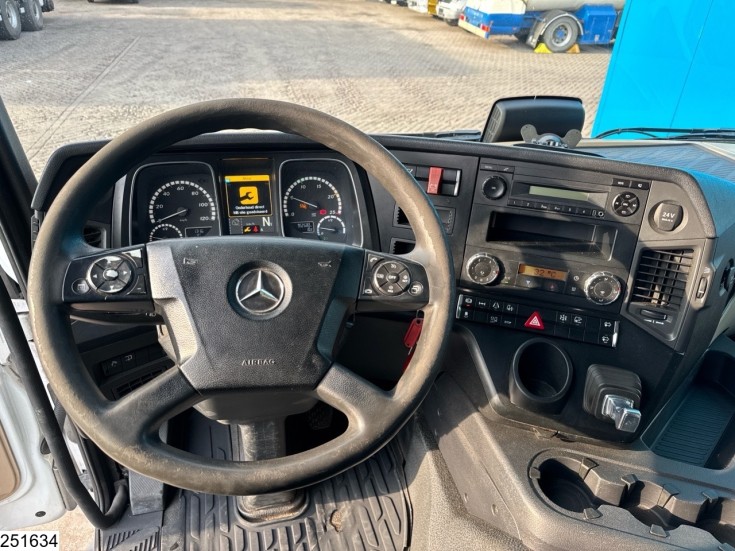 Mercedes Actros 1843