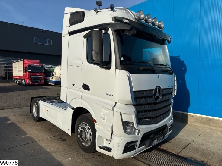 Mercedes Actros 1842