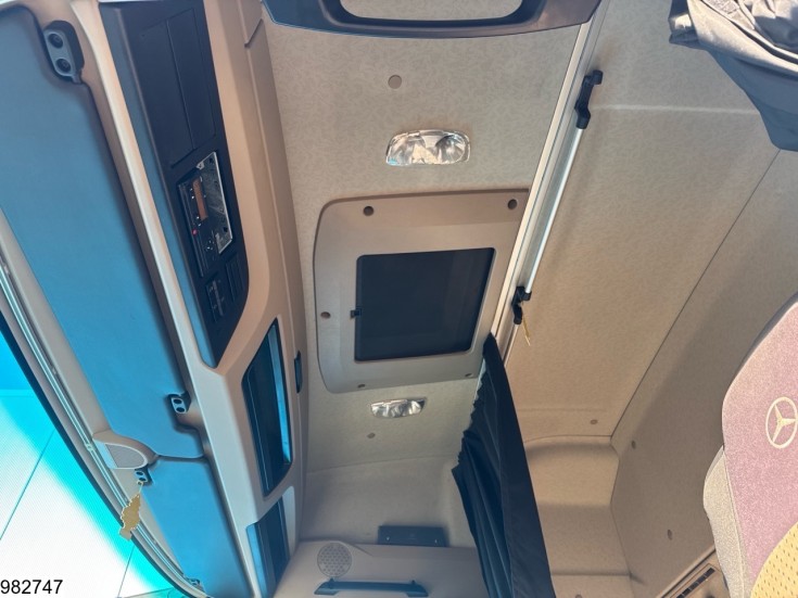 Mercedes Actros 1845