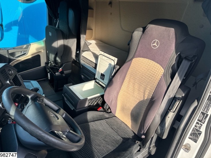 Mercedes Actros 1845