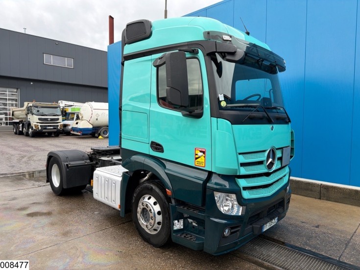 Mercedes Actros 1848