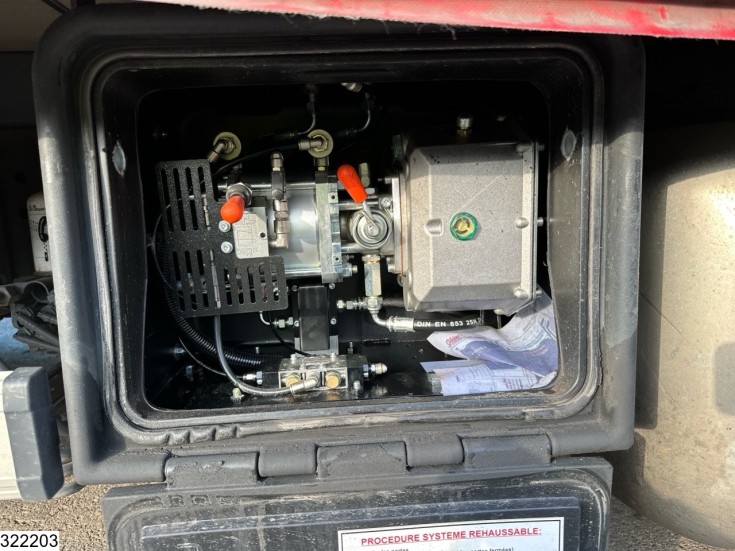 Mercedes Actros 2548