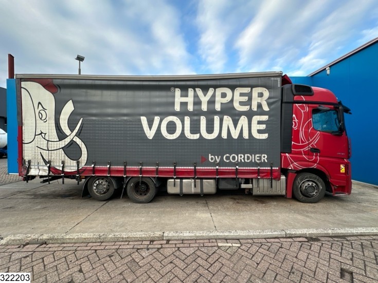 Mercedes Actros 2548