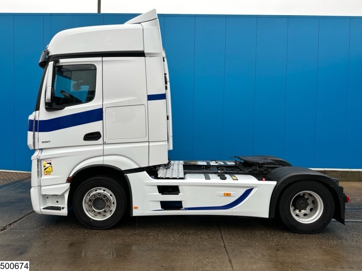 Mercedes Actros 1851