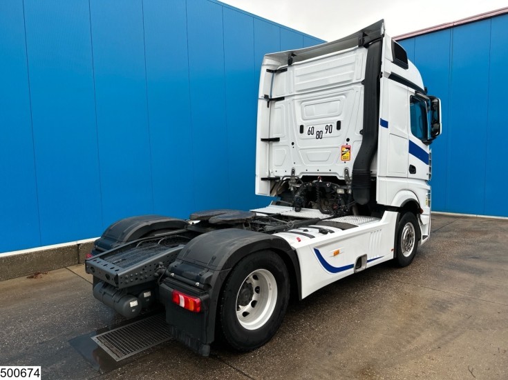 Mercedes Actros 1851