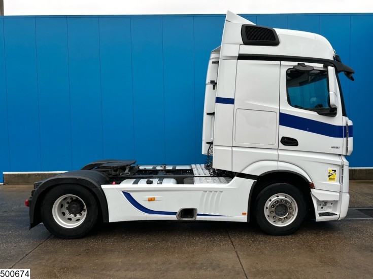 Mercedes Actros 1851