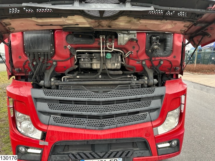 Mercedes Actros 2548