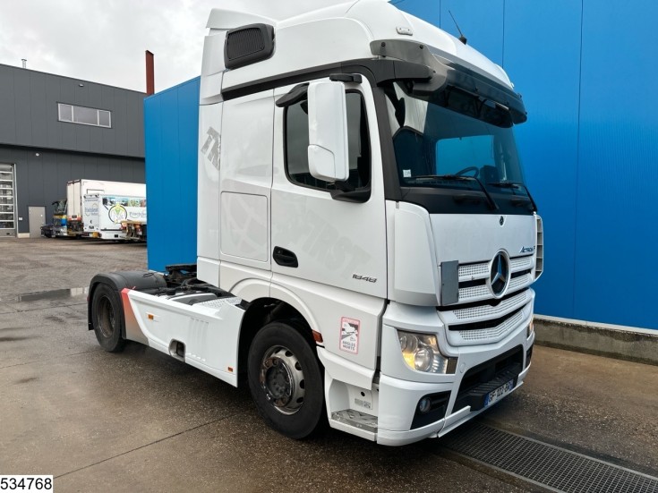 Mercedes Actros 1848