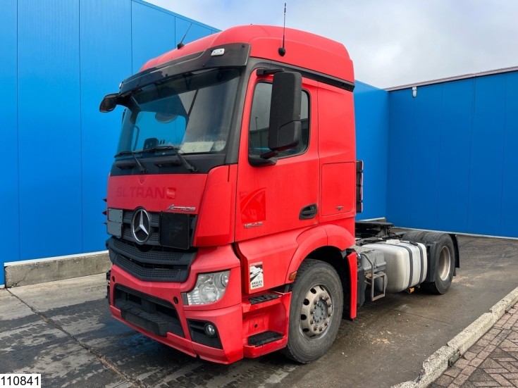 Mercedes Actros 1843