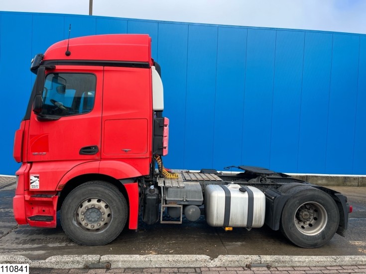 Mercedes Actros 1843