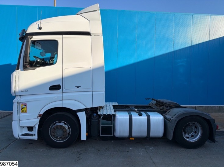 Mercedes Actros 1843
