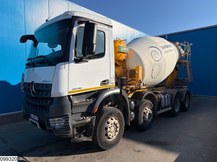 Mercedes Arocs 3236