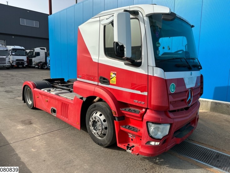 Mercedes Actros 1843