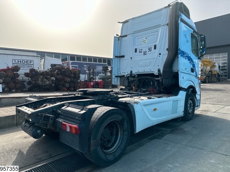 Mercedes Actros 1845