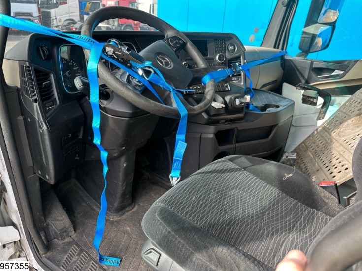 Mercedes Actros 1845