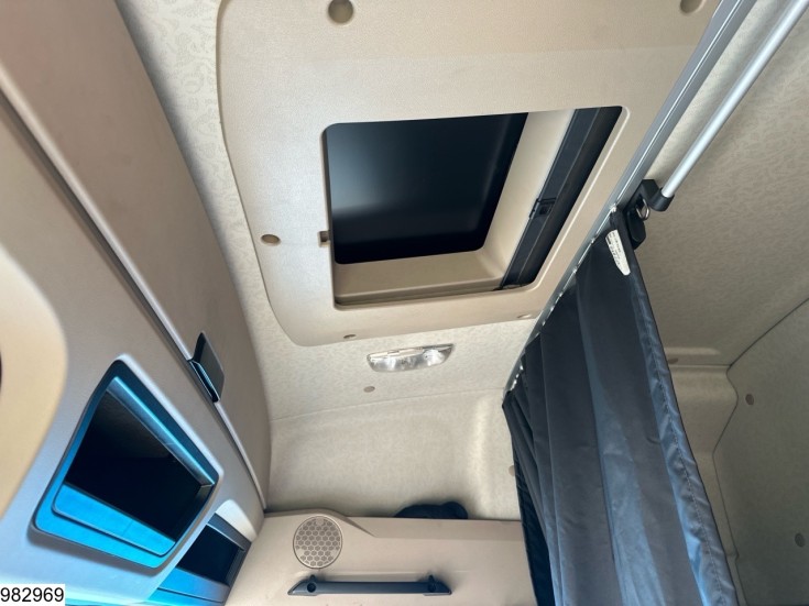 Mercedes Actros 1843